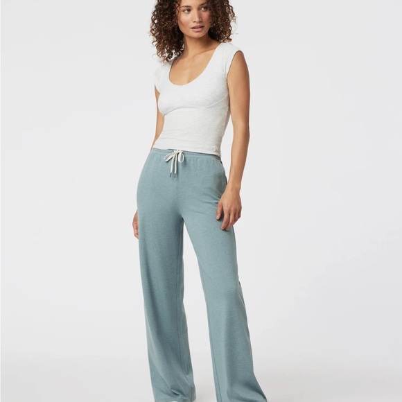 Vuori Halo Essential Wideleg Pants - Picture 2 of 6